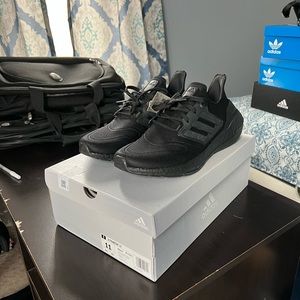 Men’s adidas Ultraboost 22 Triple Black